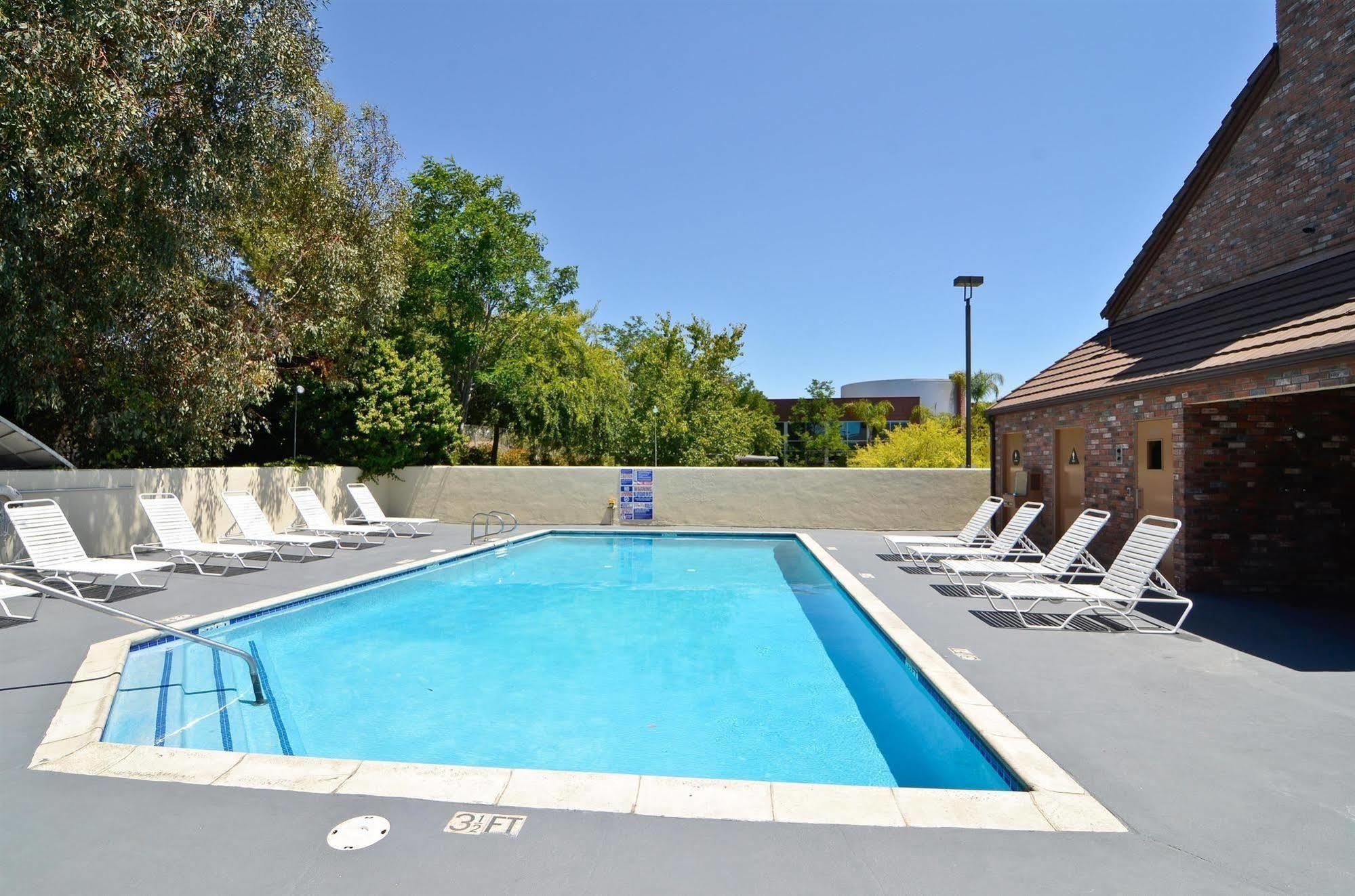 Best Western Country Hotel Temecula