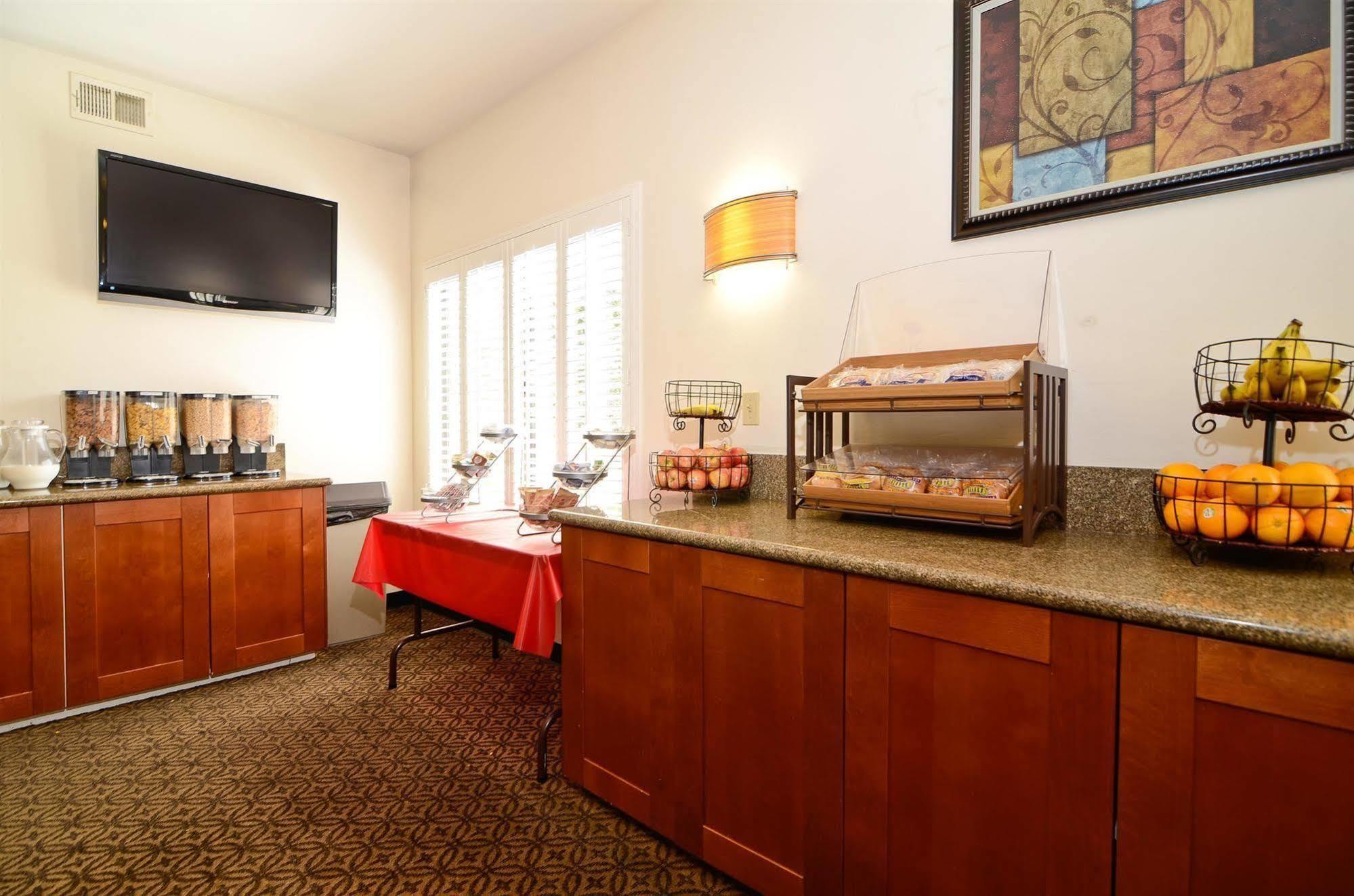 Best Western Country Hotel