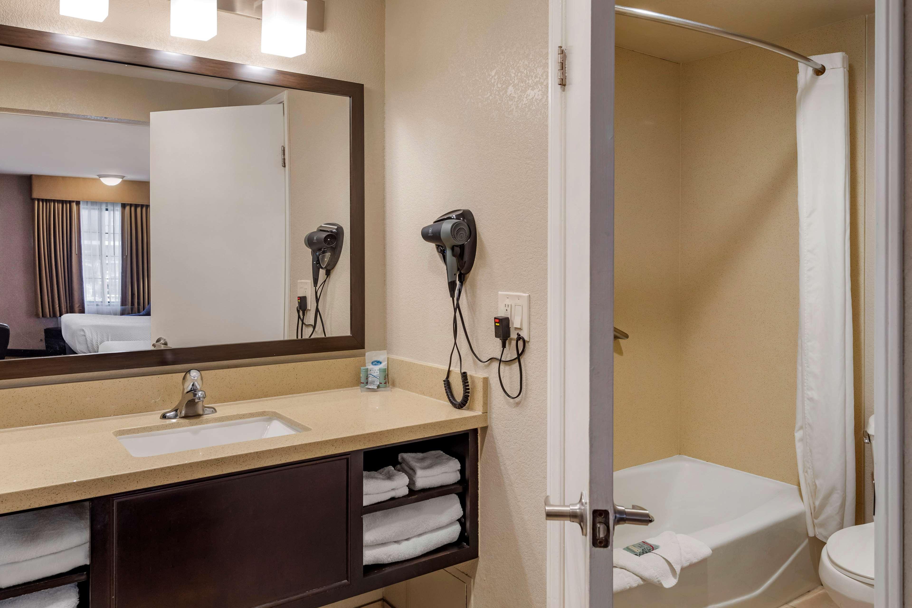 Best Western Country Hotel Temecula
